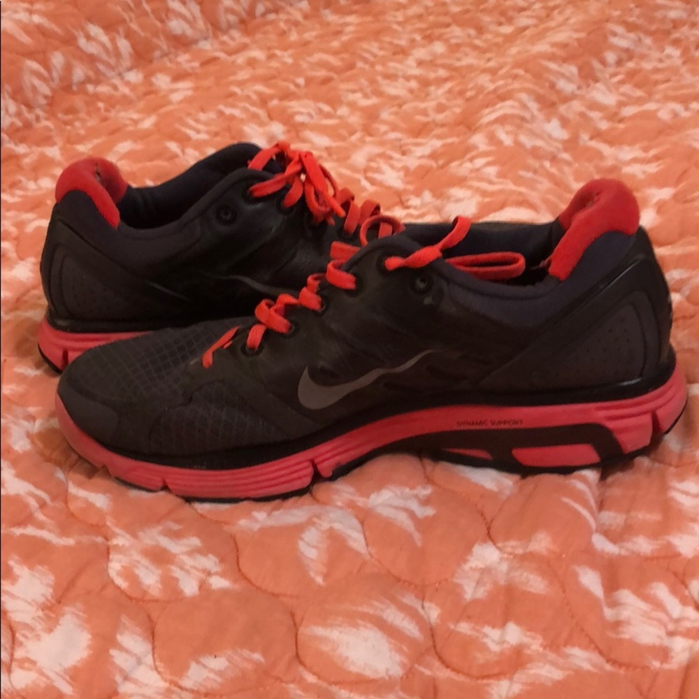 Nike sneakers size 9